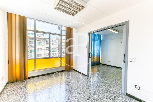 Foto 1 de Venta de oficina en La Sagrada Família con ascensor