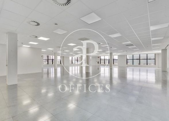 Foto 1 de Alquiler de oficina en Zona Industrial de 1005 m²