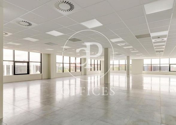 Foto 2 de Alquiler de oficina en Zona Industrial de 1005 m²