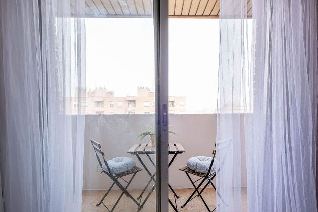 Foto 1 de Venta de piso en calle De Pablo Iglesias de 4 habitaciones con terraza y garaje