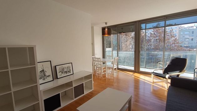 Foto 1 de Pis en lloguer a La Nova Esquerra de l'Eixample de 2 habitacions amb balcó i aire acondicionat