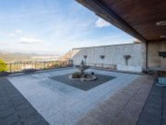 Foto 1 de Xalet en venda a plaza Cataluña de 10 habitacions amb terrassa i piscina