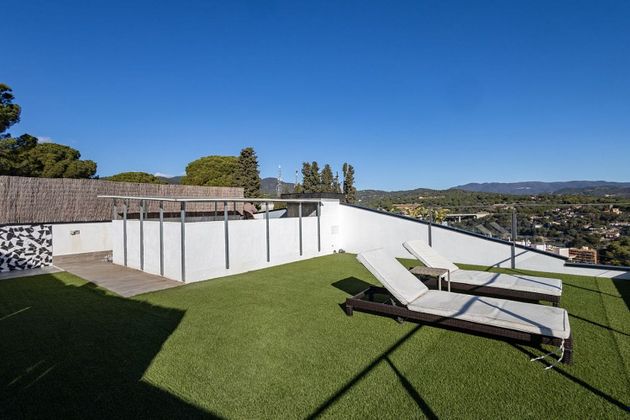 Foto 1 de Casa adosada en venta en Caldes d´Estrac de 5 habitaciones con terraza y piscina
