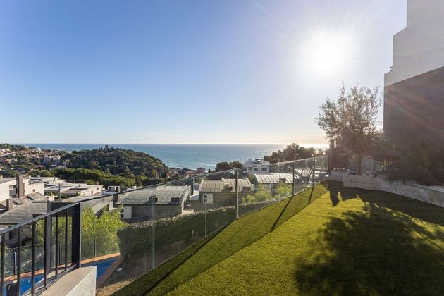 Foto 2 de Casa adossada en venda a Caldes d´Estrac de 5 habitacions amb terrassa i piscina