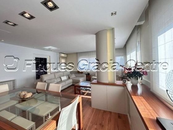 Foto 2 de Venta de piso en Eixample - Sant Oleguer de 3 habitaciones con balcón y aire acondicionado