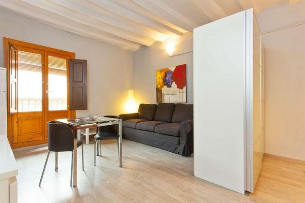 Foto 1 de Pis en venda a El Raval de 2 habitacions amb terrassa i aire acondicionat