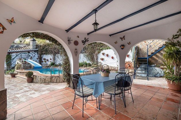 Foto 2 de Chalet en venta en Moclín de 3 habitaciones con terraza y piscina