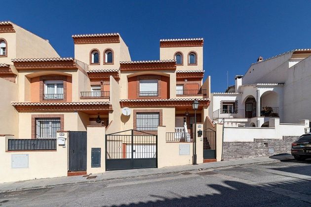 Foto 1 de Casa adossada en venda a Gójar de 4 habitacions amb terrassa i balcó