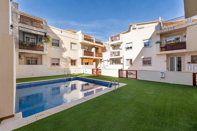 Foto 1 de Venta de casa en Gójar de 3 habitaciones con terraza y piscina