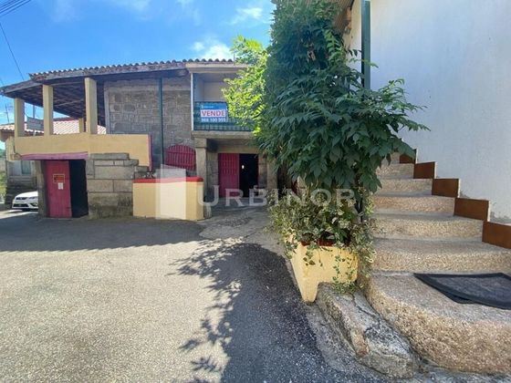 Foto 1 de Chalet en venta en Pereiro de Aguiar (O) de 4 habitaciones con garaje y balcón