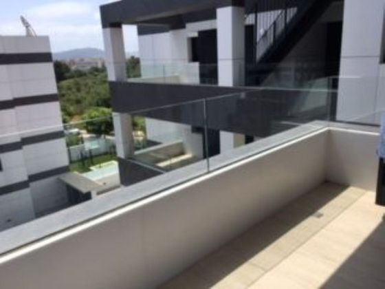 Foto 2 de Pis en lloguer a avenida De Sant Jordi de 2 habitacions amb terrassa i piscina