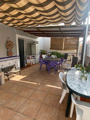 Foto 2 de Casa adosada en venta en Oliva Playa de 6 habitaciones con terraza y piscina