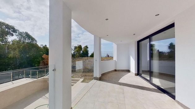 Foto 2 de Chalet en venta en Zona el Higuerón de 5 habitaciones con terraza y piscina