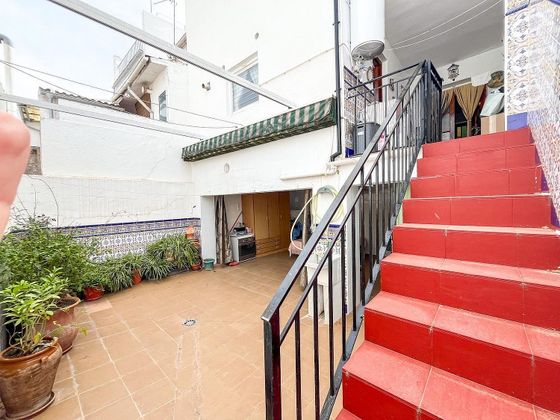 Foto 1 de Casa en venda a calle Roldán de 4 habitacions amb terrassa i balcó