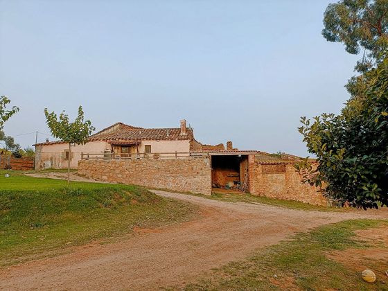 Foto 1 de Casa rural en venda a calle Sant Medir de 4 habitacions amb terrassa i jardí