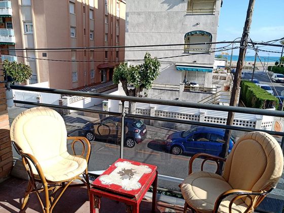 Foto 1 de Piso en alquiler en Segur Platja de 2 habitaciones con terraza y muebles