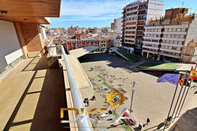 Foto 2 de Pis en venda a Centro - Villarreal de 6 habitacions amb terrassa i calefacció
