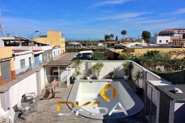 Foto 1 de Xalet en venda a Sur de 4 habitacions amb terrassa i piscina