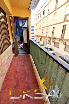 Foto 2 de Pis en venda a Zona Centro de 3 habitacions amb terrassa