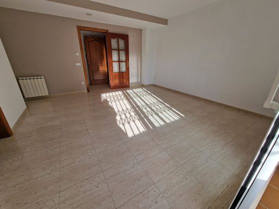 Foto 1 de Venta de piso en calle Valldolig de 3 habitaciones con terraza y garaje