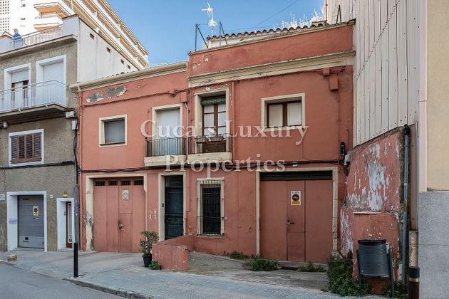 Foto 2 de Casa adossada en venda a Arenys de Mar de 8 habitacions amb terrassa i garatge