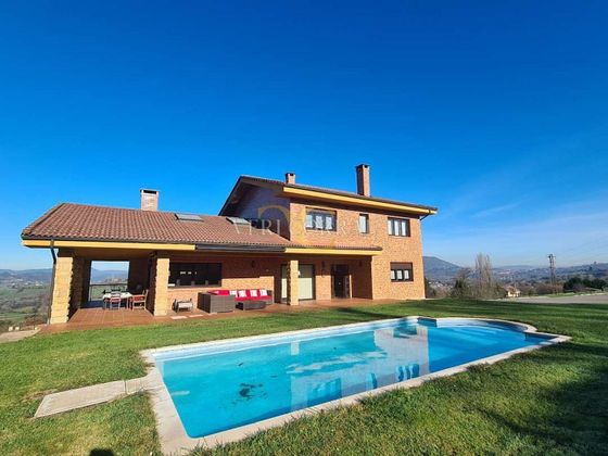 Foto 1 de Xalet en venda a Parroquias de Oviedo de 5 habitacions amb terrassa i piscina