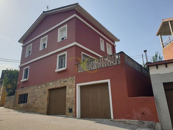 Foto 1 de Casa en venda a Cabrales de 6 habitacions amb terrassa i garatge