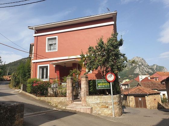 Foto 2 de Casa en venda a Cabrales de 6 habitacions amb terrassa i garatge