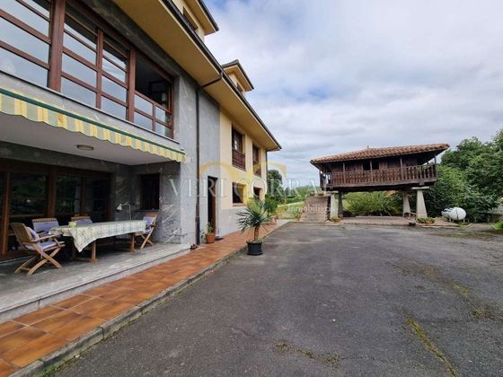 Foto 2 de Xalet en venda a Cué-San Roque-Andrín de 9 habitacions amb terrassa i garatge