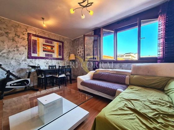 Foto 2 de Ático en venta en Roces Sur de 2 habitaciones con terraza y garaje