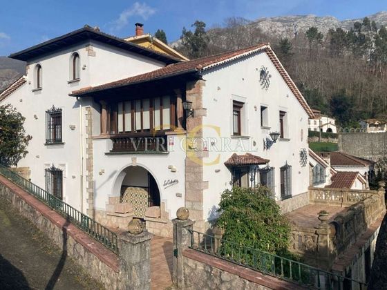 Foto 1 de Casa en venda a Peñamellera Alta de 6 habitacions amb terrassa i balcó