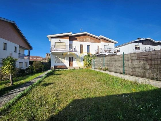 Foto 1 de Casa en venda a Celorio-Poó-Parres de 4 habitacions amb terrassa i jardí