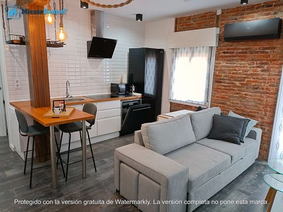 Foto 1 de Piso en alquiler en Numancia - San Fernando de 2 habitaciones con muebles y balcón