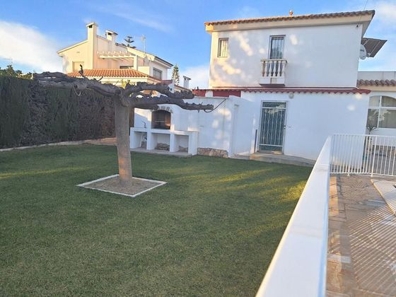 Foto 1 de Xalet en venda a Calafat de 5 habitacions amb terrassa i piscina