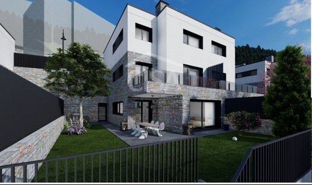Foto 1 de Casa en venda a urbanización Roc de Les Esquiroles de 4 habitacions amb terrassa i garatge