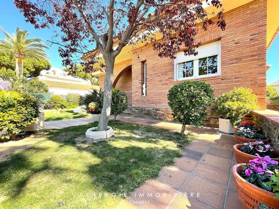 Foto 1 de Xalet en venda a Ardiaca - La Llosa de 7 habitacions amb terrassa i piscina