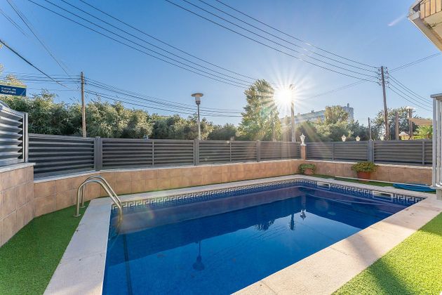Foto 2 de Casa adossada en venda a Vilafortuny - Cap de Sant Pere de 4 habitacions amb terrassa i piscina