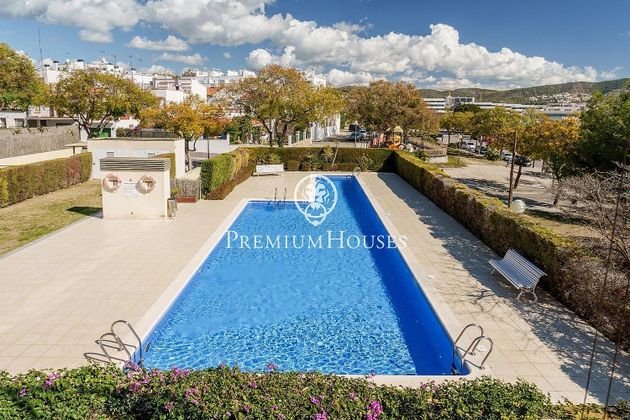 Foto 2 de Pis en venda a Can Girona - Terramar - Can Pei - Vinyet de 3 habitacions amb terrassa i piscina