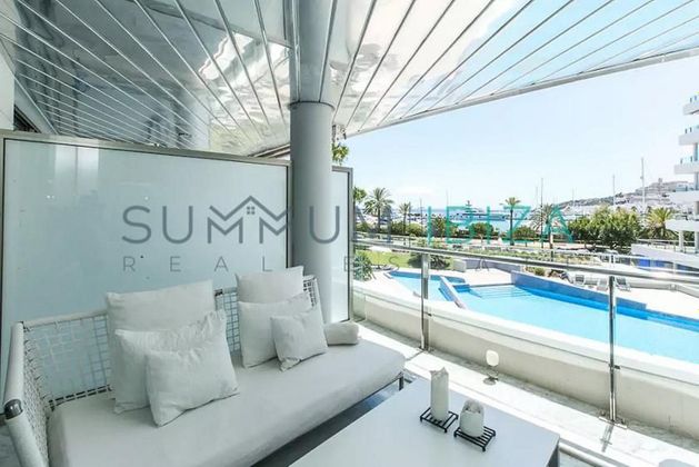Foto 2 de Alquiler de piso en paseo Joan Carles I de 3 habitaciones con terraza y piscina