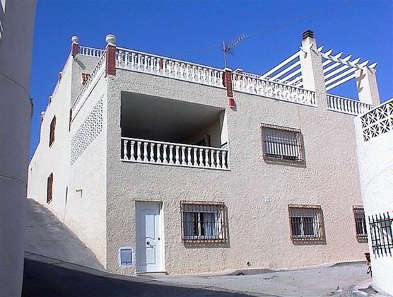 Foto 2 de Venta de casa en San José de 7 habitaciones con terraza y aire acondicionado