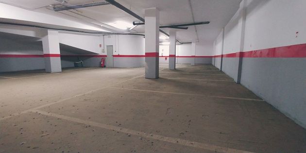Foto 1 de Garaje en venta en calle Rafael Escuredo de 30 m²