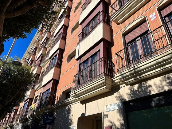 Foto 1 de Alquiler de piso en avenida Federico García Lorca de 3 habitaciones con aire acondicionado y ascensor