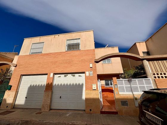 Foto 1 de Casa en venda a Huércal de Almería de 4 habitacions amb terrassa i balcó