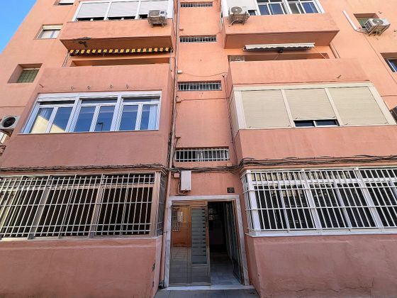 Foto 2 de Pis en venda a Ciudad Jardín - Tagarete - El Zapillo de 3 habitacions amb terrassa i balcó