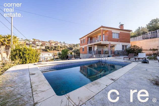 Foto 1 de Venta de casa en Castellbisbal de 4 habitaciones con terraza y piscina