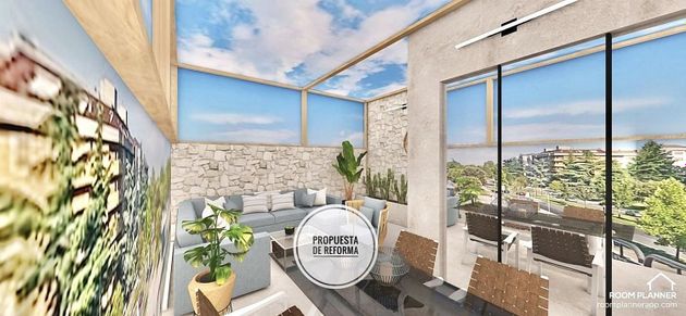 Foto 2 de Àtic en venda a El Guinardó de 4 habitacions amb terrassa i aire acondicionat