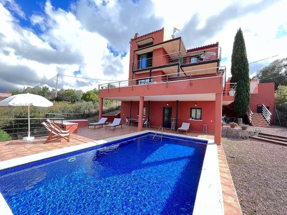 Foto 1 de Xalet en venda a calle De la Tramuntana de 5 habitacions amb terrassa i piscina