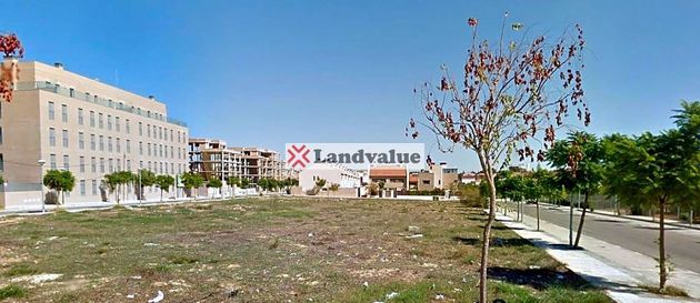 Foto 2 de Venta de terreno en calle Castilla la Mancha de 696 m²