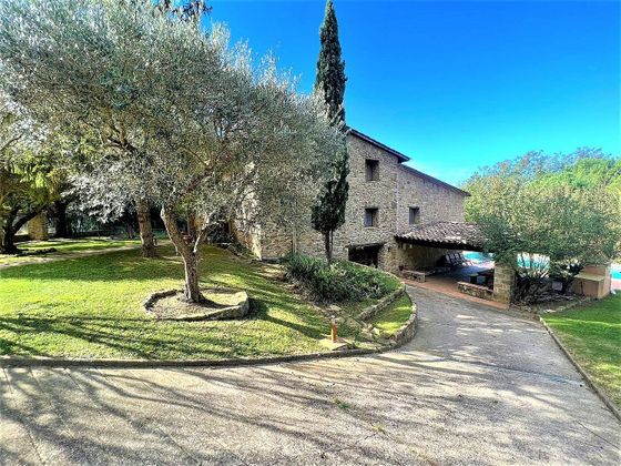 Foto 2 de Casa rural en venta en calle Porqueres Girona España de 10 habitaciones con terraza y piscina