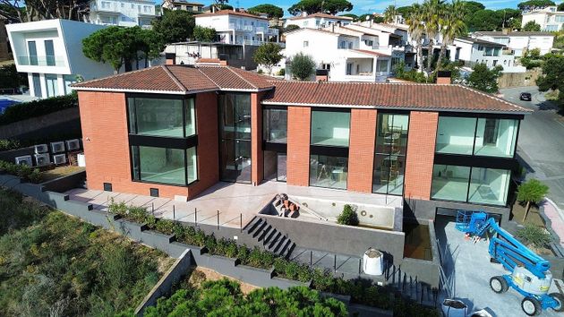 Foto 1 de Chalet en venta en Sant Pol - Volta de l'Ametller de 6 habitaciones con terraza y piscina